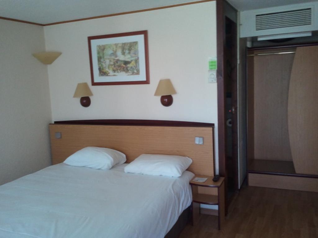 Hotel Campanile Bordeaux Ouest - Le Bouscat Zimmer foto
